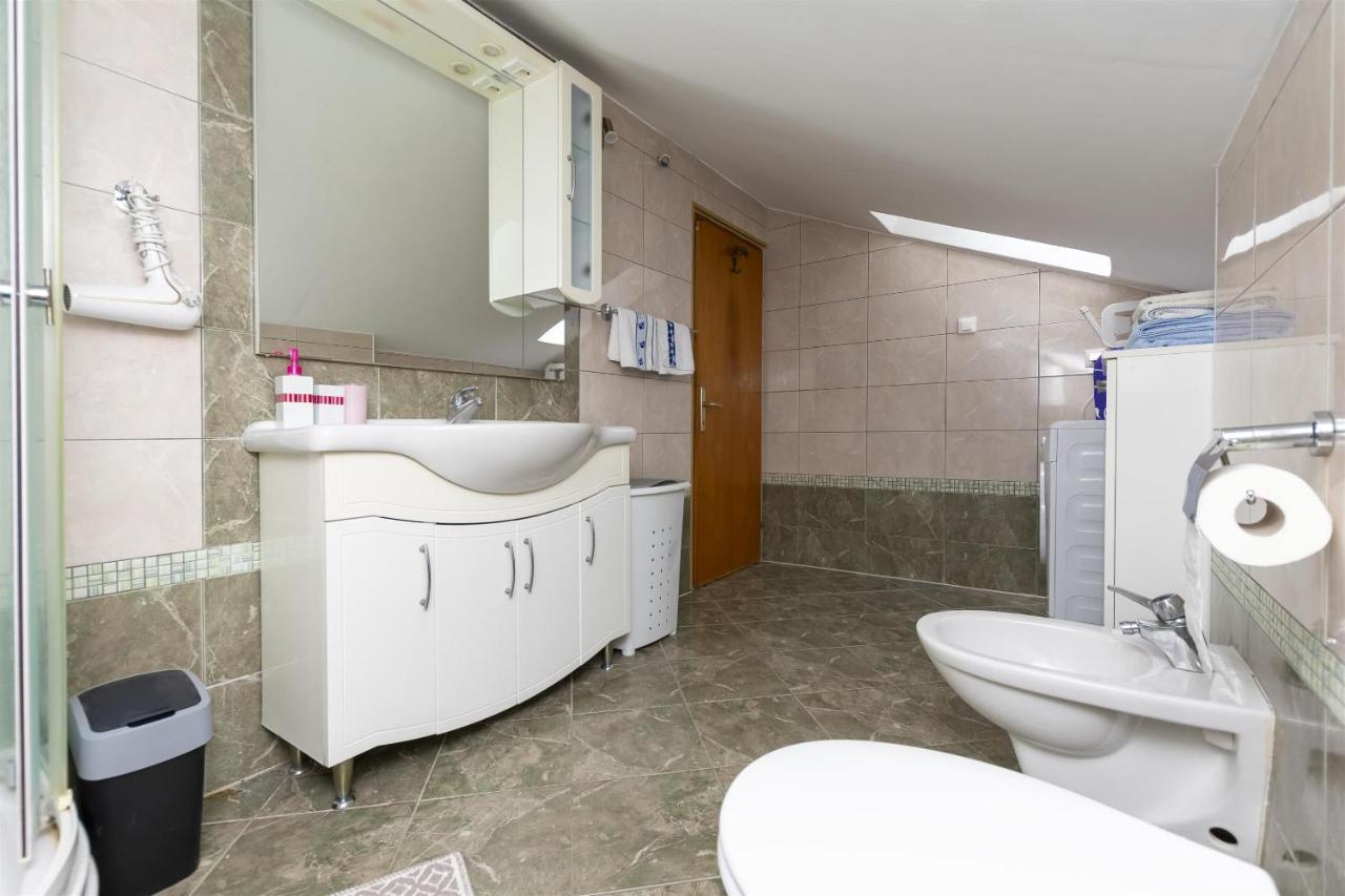 Apartment Ivanka โอมิช ภายนอก รูปภาพ