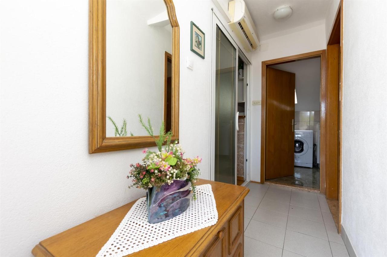Apartment Ivanka โอมิช ภายนอก รูปภาพ